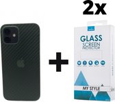 Backcase Carbon Hoesje iPhone 12 Groen - 2x Gratis Screen Protector - Telefoonhoesje - Smartphonehoesje