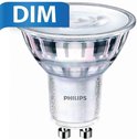 Philips LED GU10 spot met "DIM"-label, zilverkleurige fitting.