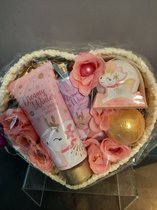 geschenk set kinderen - bruisballen - douche gel - hand creme - zeeproosjes - bad parels