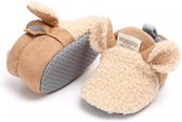 Roze prewalker schoentjes van zachte fluffy stof met anti slip zool - baby - schoen - slof