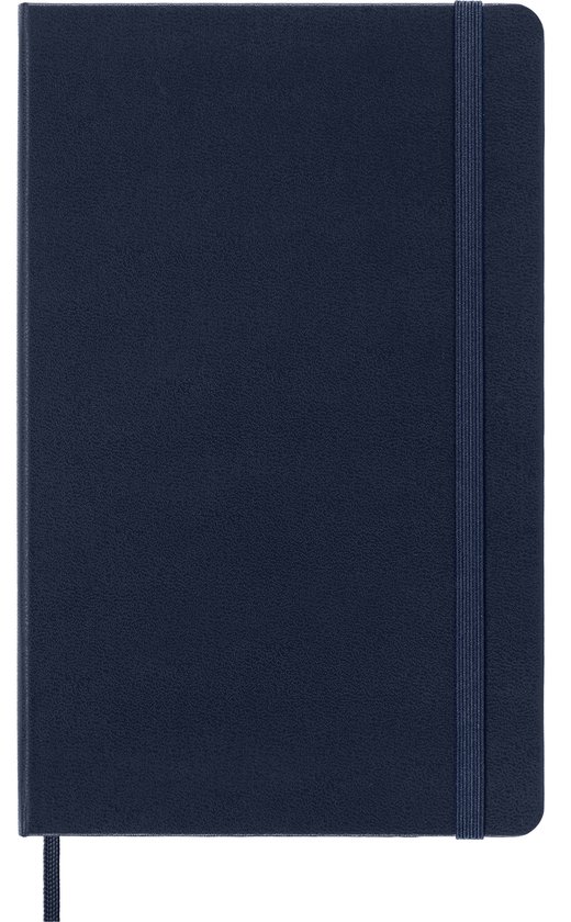Donkerblauw Moleskine notitieboek met elastische band en bladwijzer.