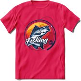 Fishing - Vissen T-Shirt | Grappig Verjaardag Vis Hobby Cadeau Shirt | Dames - Heren - Unisex | Tshirt Hengelsport Kleding Kado - Roze - XXL