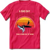 A Bad Day Fishing - Vissen T-Shirt | Grappig Verjaardag Vis Hobby Cadeau Shirt | Dames - Heren - Unisex | Tshirt Hengelsport Kleding Kado - Roze - S