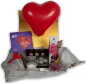 Valentijnsbox voor haar Parijs - decoratie - luchtje Eiffeltoren - romantische waxinelichthouder incl. elektrische en normale waxinelichtjes - Geurstokjes rozen - Geurkaars - Milka chocolade 