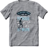 A bad Day Fishing - Vissen T-Shirt | Blauw | Grappig Verjaardag Vis Hobby Cadeau Shirt | Dames - Heren - Unisex | Tshirt Hengelsport Kleding Kado - Donker Grijs - Gemaleerd - S