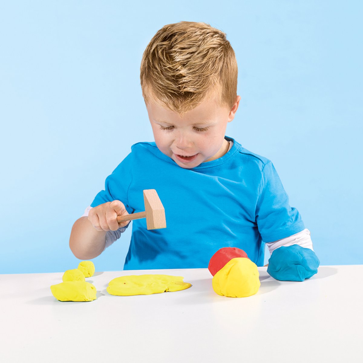 SES Creative - My First - Klei met tools - 3 kleuren - met Hamertje en Deegroller – Glutenvrije klei - Makkelijk Uitwasbaar – vanaf 1 jaar — afbeelding 5