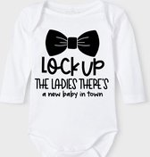 Baby Rompertje met tekst 'Lock up the ladies, ther is a new baby in town' | Lange mouw l | wit zwart | maat 62/68 | cadeau | Kraamcadeau | Kraamkado