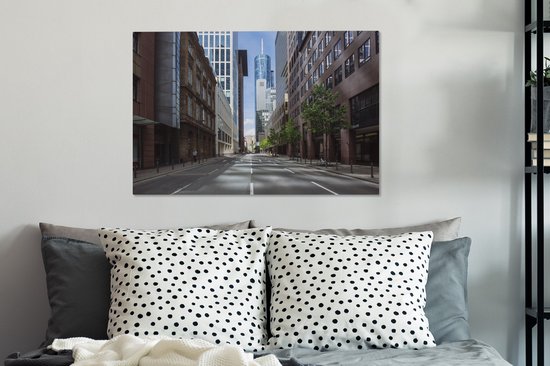Tableau sur toile Rue vide à Francfort - 60x40 cm - Décoration murale