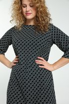 Paprika Dames Hoesjurk in tricot met een geometrisch motief - Jurk - Maat 52