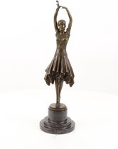 Bronzen Beeld Genaamd Miss Kita  13x13x44 cm