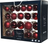42x Donkerrode glazen kerstballen 5-6-7 cm - Glans/mat/glitter/doorzichtig - Kerstboomversiering donkerrood