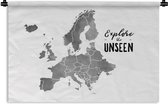 Wandkleed - Wanddoek - Europakaart in grijze waterverf met de quote "Explore the unseen" - zwart wit - 60x40 cm - Wandtapijt