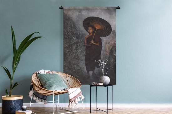 Wandkleed - Wanddoek - Portretfoto boeddhist uit het Boeddhisme - 90x135 cm - Wandtapijt