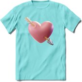 Valentijn Hart met pijl T-Shirt | Grappig Valentijnsdag Cadeautje voor Hem en Haar | Dames - Heren - Unisex | Kleding Cadeau | - Licht Blauw - S