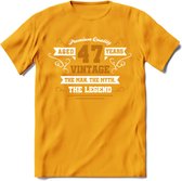 47 Jaar Legend T-Shirt | Goud - Wit | Grappig Verjaardag en Feest Cadeau Shirt | Dames - Heren - Unisex | Tshirt Kleding Kado | - Geel - XXL