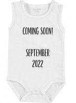 Baby Rompertje met tekst 'Coming soon September 2022 ' | mouwloos l | wit zwart | maat 50/56 | cadeau | Kraamcadeau | Kraamkado