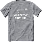 King Of The Frituur - Snack T-Shirt | Grappig Verjaardag Kleding Cadeau | Eten En Snoep Shirt | Dames - Heren - Unisex Tshirt | - Donker Grijs - Gemaleerd - L