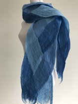 Handgemaakte, gevilte sjaal van 100% merinowol - Grafhiet  - 200 x 20 cm. Stijl open gevilt.