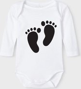 Baby Rompertje met tekst 'Babyfeet' |Lange mouw l | wit zwart | maat 50/56 | cadeau | Kraamcadeau | Kraamkado