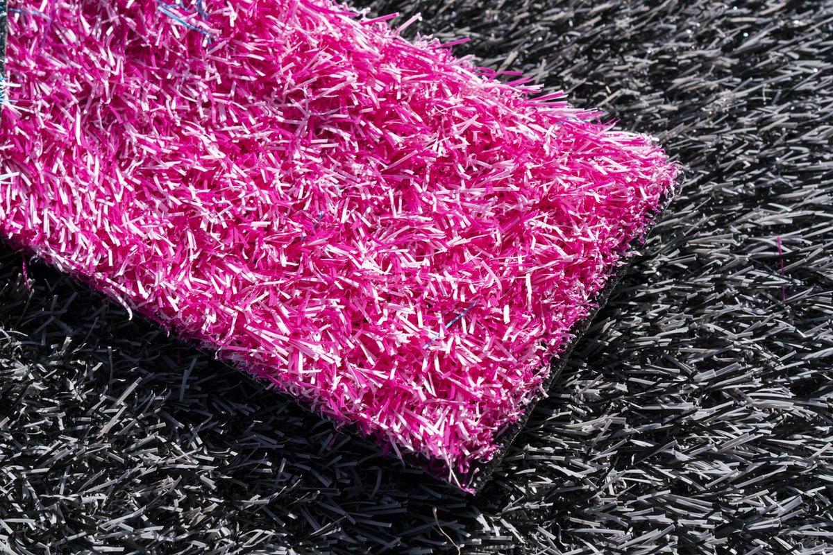 Roze Kunstgras 2 x 13 meter - 25mm ✅ Nederlandse Productie ✅ Waterdoorlatend | Tuin | Kind | Dier