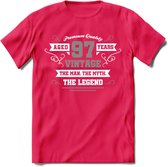 97 Jaar Legend T-Shirt | Zilver - Wit | Grappig Verjaardag en Feest Cadeau | Dames - Heren - Unisex | Kleding Kado | - Roze - S