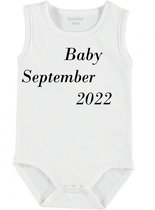 Baby Rompertje met tekst 'Baby september 2022' | mouwloos l | wit zwart | maat 62/68 | cadeau | Kraamcadeau | Kraamkado