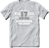 17 Jaar Legend T-Shirt | Zilver - Wit | Grappig Verjaardag en Feest Cadeau | Dames - Heren - Unisex | Kleding Kado | - Licht Grijs - Gemaleerd - XL