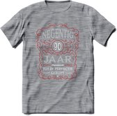 90 Jaar Legendarisch Gerijpt T-Shirt | Rood - Grijs | Grappig Verjaardag en Feest Cadeau Shirt | Dames - Heren - Unisex | Tshirt Kleding Kado | - Donker Grijs - Gemaleerd - S