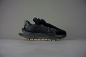 Nike Vaporwaffle x Sacai ''Black/Gum'' DD1875-001 Maat 44 ZWART Schoenen