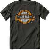 Premium Since 1922 T-Shirt | Zilver - Goud | Grappig Verjaardag en Feest Cadeau Shirt | Dames - Heren - Unisex | Tshirt Kleding Kado | - Donker Grijs - XL