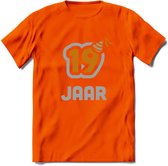 19 Jaar Feest T-Shirt | Goud - Zilver | Grappig Verjaardag Cadeau Shirt | Dames - Heren - Unisex | Tshirt Kleding Kado | - Oranje - S