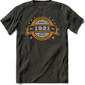 Premium Since 1921 T-Shirt | Goud - Zilver | Grappig Verjaardag Kleding Cadeau Shirt | Dames - Heren - Unisex Tshirt | - Donker Grijs - S