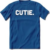 Cutie - Valentijn T-Shirt | Grappig Valentijnsdag Cadeautje voor Hem en Haar | Dames - Heren - Unisex | Kleding Cadeau | - Donker Blauw - S