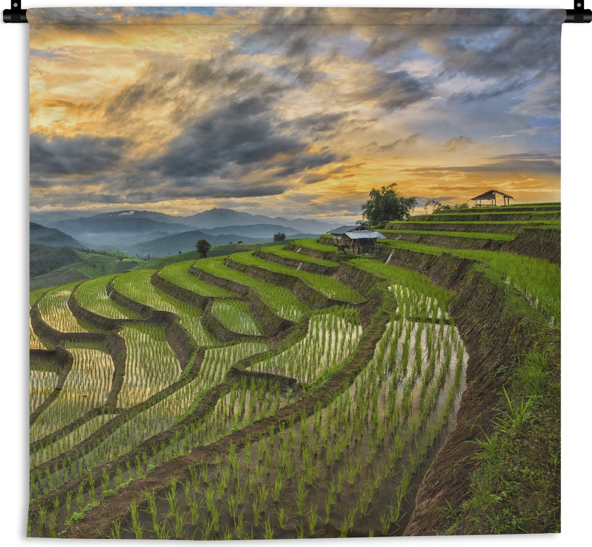 Wandkleed - Wanddoek - Een prachtig wolkenveld boven de rijstvelden van Thailand - 180x180 cm - Wandtapijt
