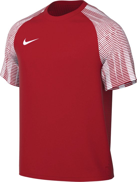 Rood sportshirt van Nike met witte gestreepte mouwen en een wit Nike logo.