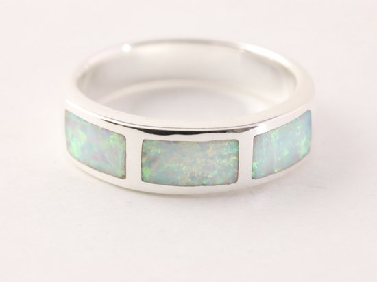 Zilveren ring met welo opaal - maat 18