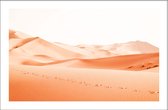 Walljar - Voetstappen In De Woestijn - Muurdecoratie - Poster met lijst