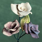 Set van 3 keramieken rozen in creme, mauve en roest kleur en 1 blad -