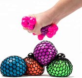 stressbal – stressbal met netje – Speelgoed voor jongens & meisjes - Stressballen geschikt voor kinderen & volwassen – Stressbestendig - Squishy - fidget toys pakket – set van drie knijpballen