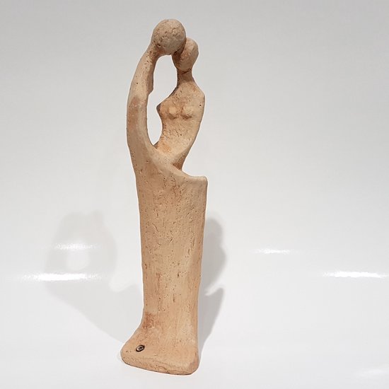 Geert Kunen / Skulptuur / beeld / Kussend koppel - bruin / beige / creme - 10 x 12 x 43 cm hoog.