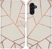 iMoshion Hoesje Geschikt voor Samsung Galaxy A13 (5G) / A04s Hoesje Met Pasjeshouder - iMoshion Design Softcase Bookcase - Wit / White Graphic