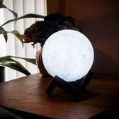 Grundig Maanlamp 3D Tafellamp - op Houten Standaard - Multicolor - 3 kleuren - 15 CM