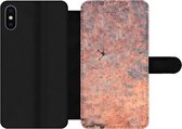 Bookcase Geschikt voor iPhone XS telefoonhoesje - Metaal - Roest print - Corrosie - Met vakjes - Wallet case met magneetsluiting