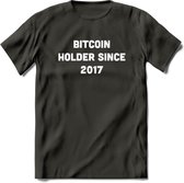 BTC Holder Since 2017- Crypto T-Shirt Kleding Cadeau | Dames / Heren / Unisex | Bitcoin / Ethereum shirt | Grappig Verjaardag kado | BTC Tshirt Met Print | - Donker Grijs - S