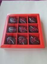 Idee voor Moederdag- Chocoladecadeau- Kir Royal- Puur met bessen & champagne ganache- in luxe vensterdoos- Pasen-Gift- Relatiegeschenk-