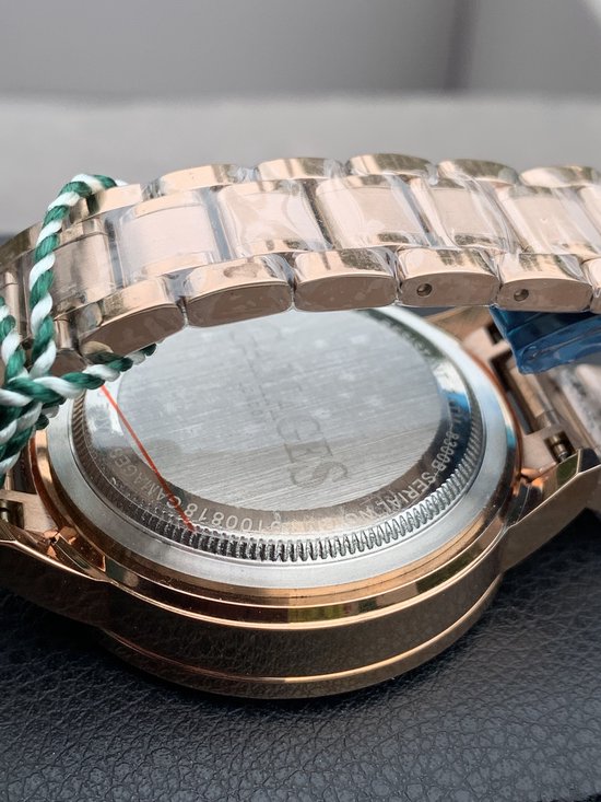 Gamages horloge sports calendar outlet