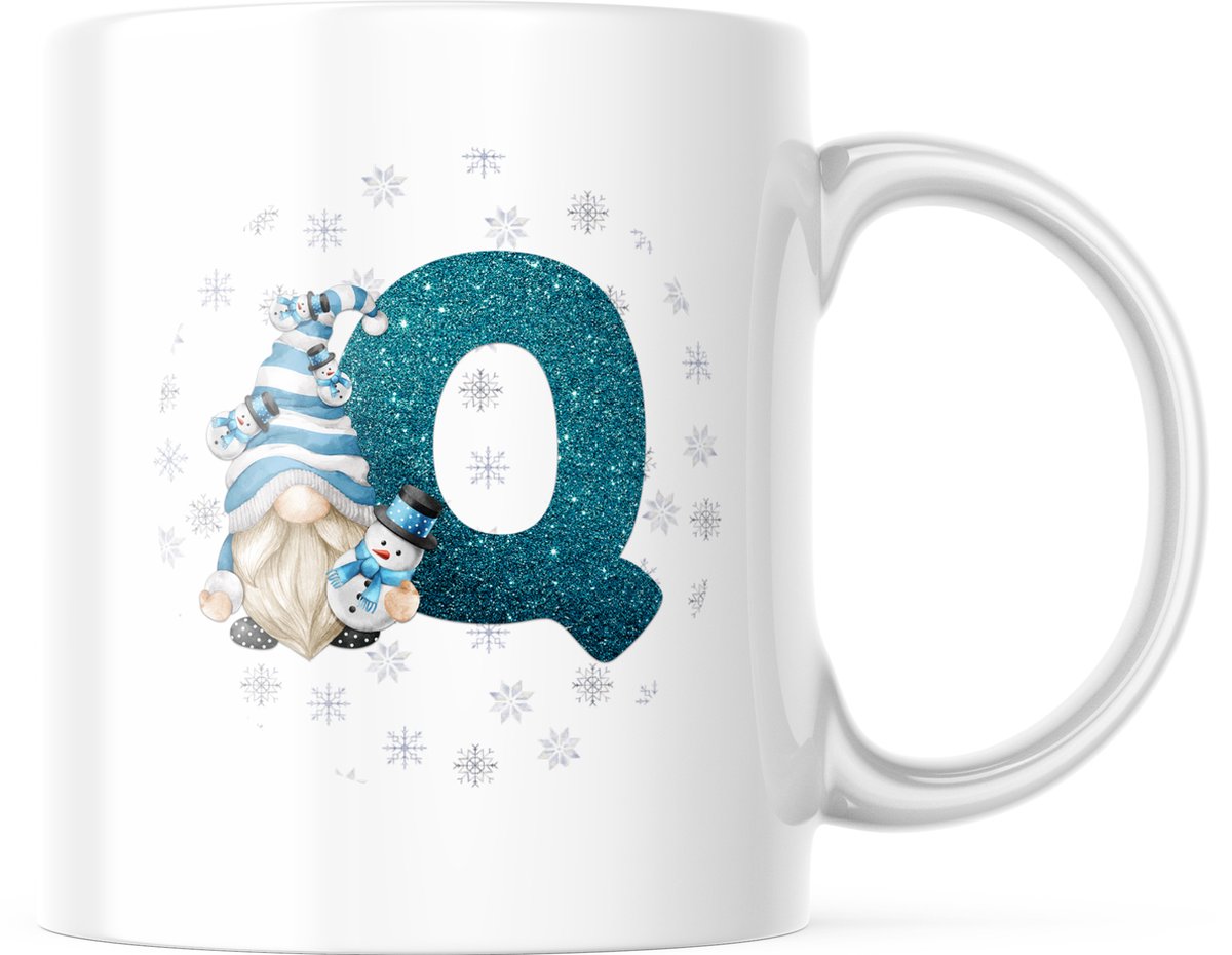 Kerst Mok met afbeelding: Snowman Gnome - Blauw - Letter Q | Kerst Decoratie | Kerst Versiering | Grappige Cadeaus | Koffiemok | Koffiebeker | Theemok | Theebeker
