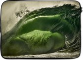 Laptophoes 14 inch - Groene golf aan de Ierse kust - Laptop sleeve - Binnenmaat 34x23,5 cm - Zwarte achterkant