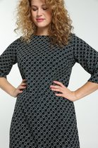 Paprika Dames Hoesjurk in tricot met een geometrisch motief - Jurk - Maat 54