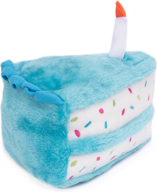 Een blauw pluche taartpunt met sprinkles en een kaars.
